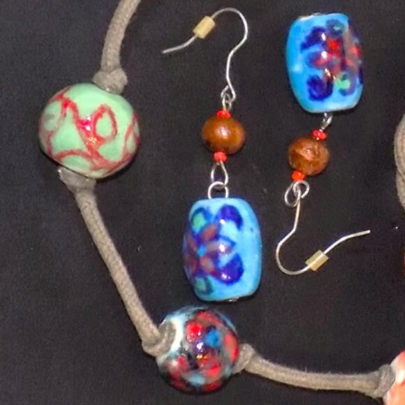 Vintage Boho Hand-Painted Ceramic & Wood Bead Leather Necklace & Earrings Set - Picture 3 of 9